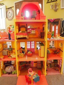 Ava's new doll house